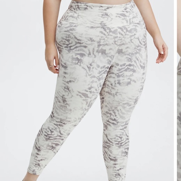 Fabletics Boost Powerhold High Waisted 7/8 Leggings Runyon Pink Cloud 1X - Picture 3 of 14